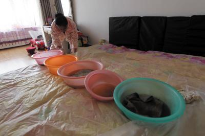 随州楼上漏水，住户失联，小区没物管，业主维权难！律师来支招……